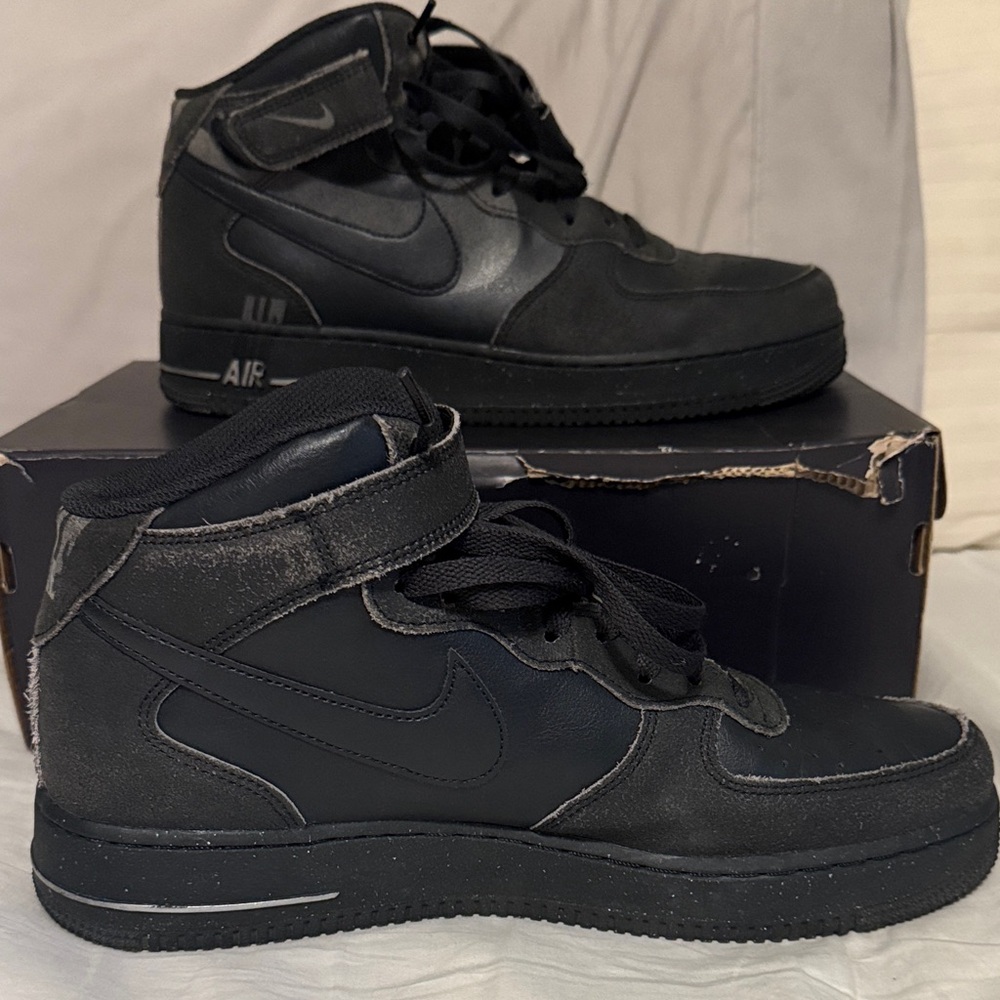 Nike Men's Black High-Top Sneakers